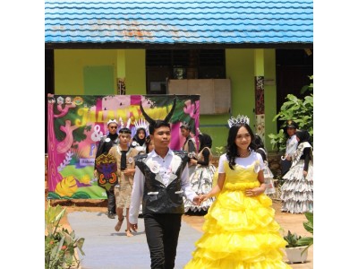 KELAS XII IIS 2