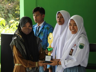 Harapan 1 diraih oleh SMAN 1 Juai
